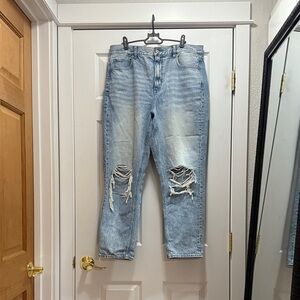 AMERICAN EAGLE WOMENS JEANS 14 REGULAR w/ Ripped knees